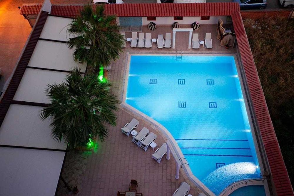 Duqqan Deluxe Hotel Кушадаси Екстер'єр фото